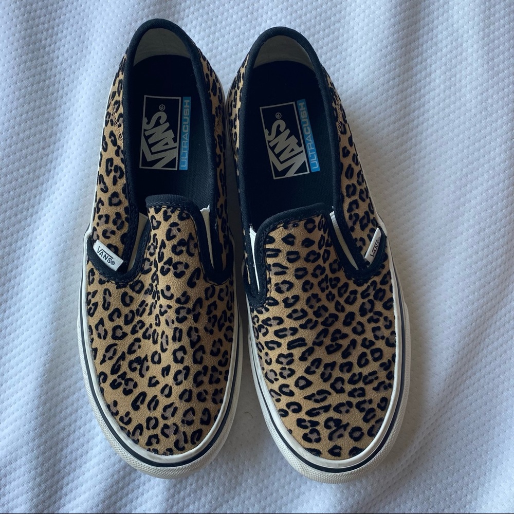 VANS Leopard print ultracush classic slip ons